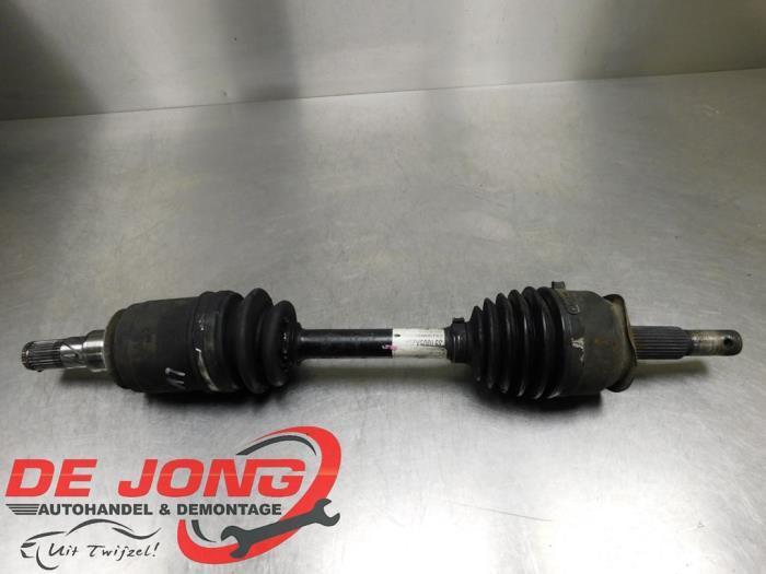 Arbre de transmission avant gauche d'un Nissan Navara, Autos : Pièces & Accessoires, Freins & Transmission, Nissan, Utilisé, 3 mois de garantie