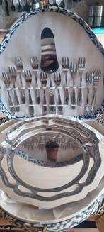 Service gâteau 12 p, Antiek en Kunst, Antiek | Schalen, Ophalen of Verzenden