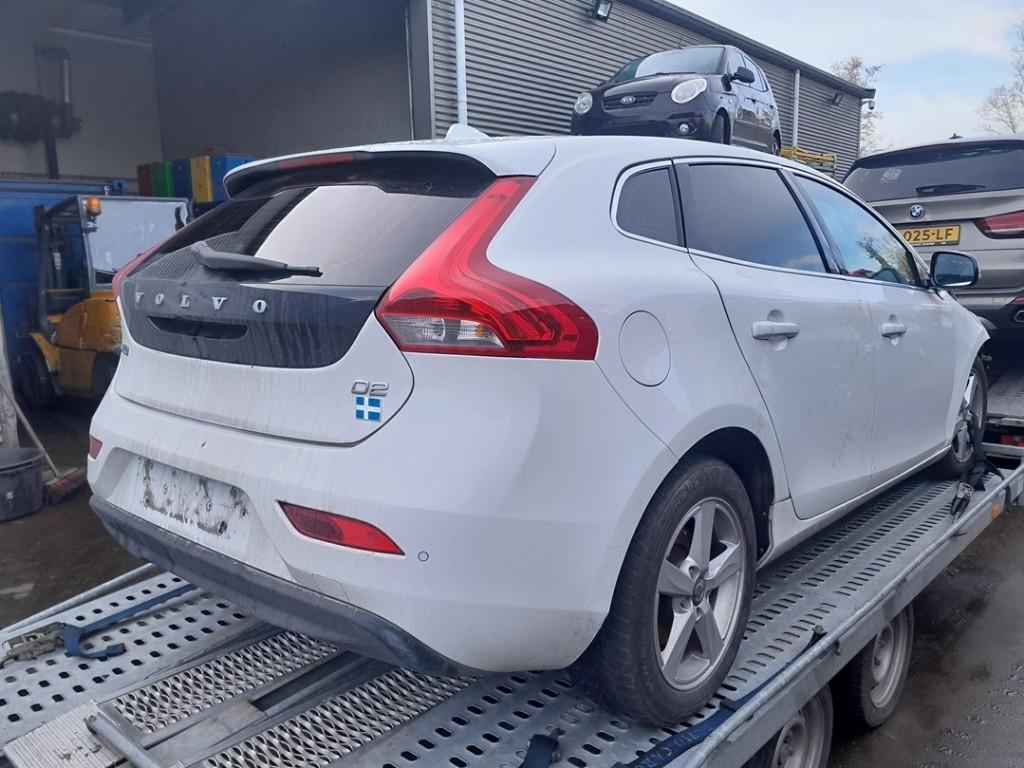 AMORTISSEUR OU ABSORBEUR DE CHOC AVANT DROIT Volvo V40 (MV), Utilisé, Volvo