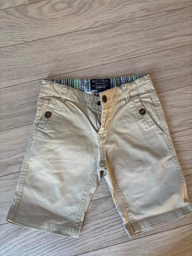 Beige short Mayoral, Kinderen en Baby's, Kinderkleding | Maat 104, Verzenden, Gebruikt, Jongen, Broek