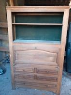 Secrétaire en bois massif, Enlèvement