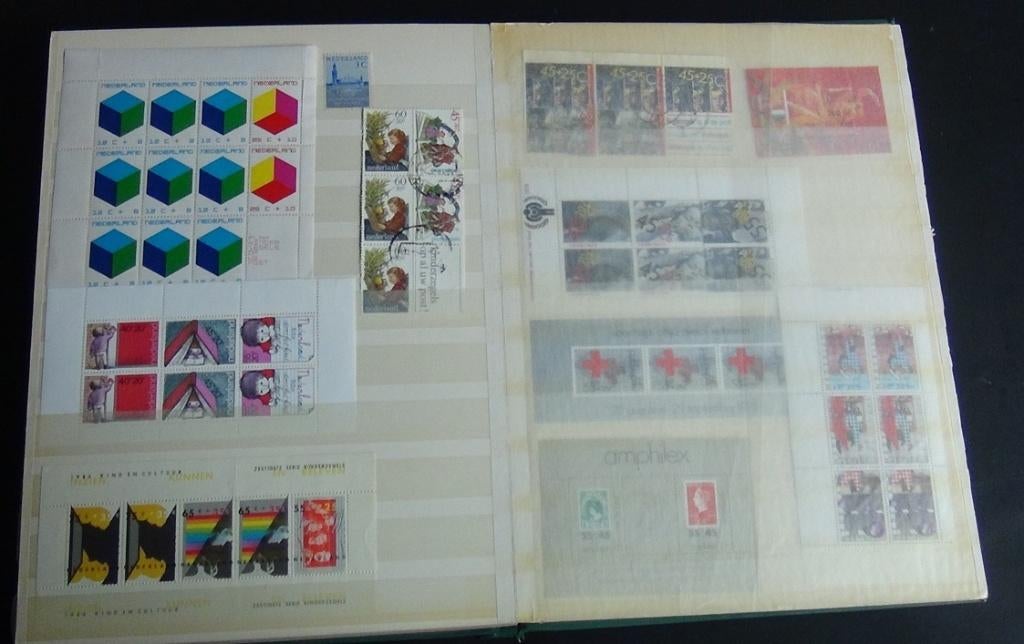 Album de timbres A4 (06) Pays-Bas, Timbres & Monnaies, Timbres | Albums complets & Collections, Enlèvement ou Envoi