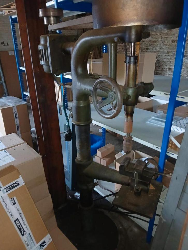 Perceuse à colonne des années 1950, Bricolage & Construction, Outillage | Foreuses, Perceuse, Enlèvement