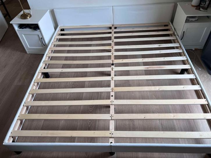 VidaXL Bedframe 180x200 cm - Wit Kunstleer, Huis en Inrichting, Slaapkamer | Bedden, Zo goed als nieuw, Tweepersoons, 180 cm, 200 cm
