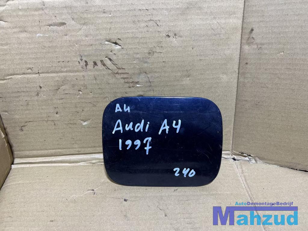 AUDI A4 AVANT B5 Station blauw tankklep 1994-2002, AUDI AG, Auto-Union-Strasse 1
85045  Ingolstadt, DE, Audi, Utilisé