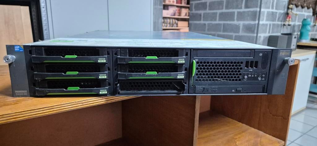 Fujitsu Primergy RX300 S6 server, Ophalen, Gebruikt