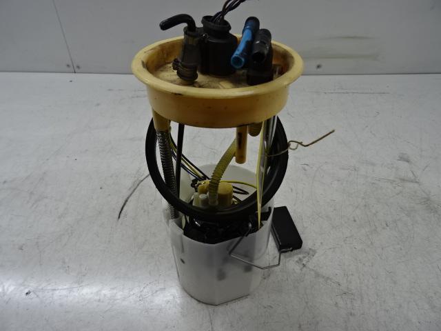 POMPE CARBURANT C Volkswagen Touran (1T1 / T2) (9019847C), Autos : Pièces & Accessoires, Systèmes à carburant, Volkswagen, Utilisé