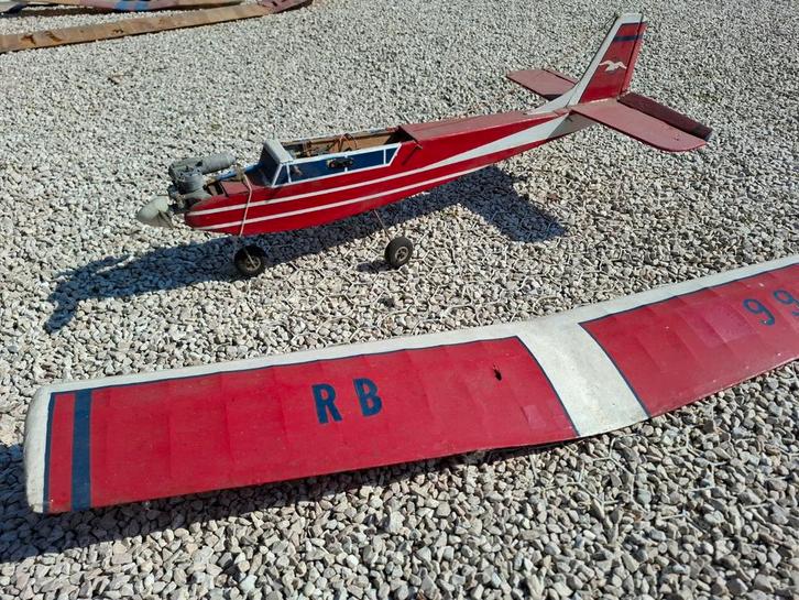 Modelvliegtuig met Robbe Starion zender, Hobby en Vrije tijd, Modelbouw | Radiografisch | Vliegtuigen, Ophalen