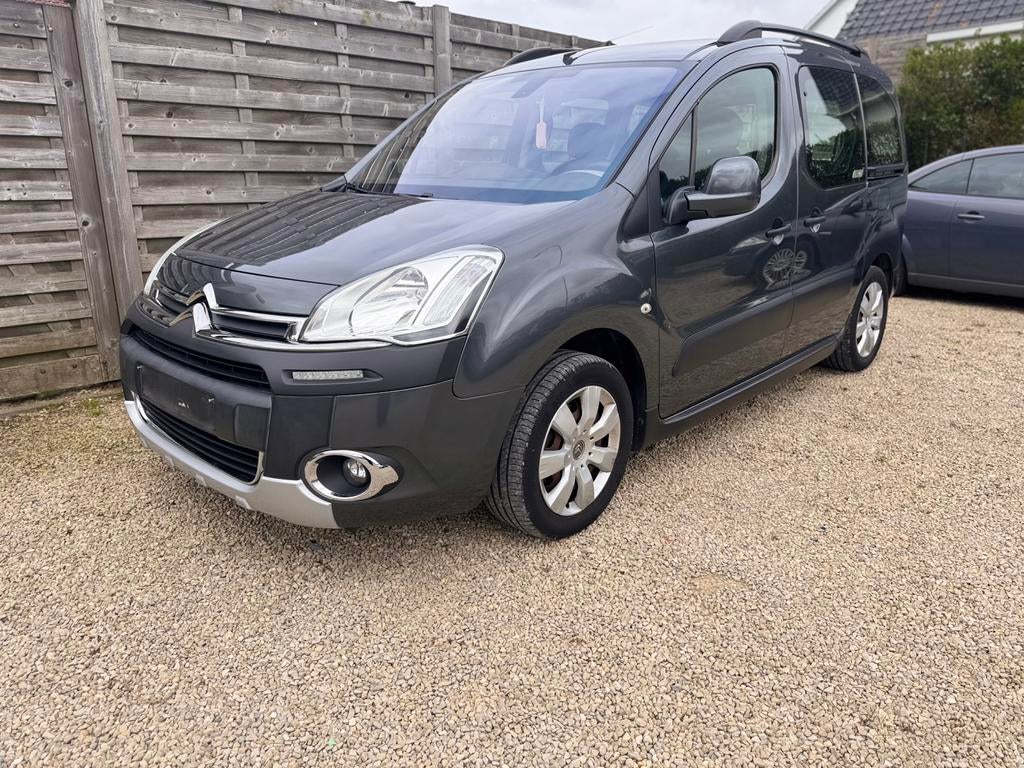 Citroen Berlingo XTR vele opties en garantie, Euro 5, Handgeschakeld, 5 deurs, Zilver of Grijs