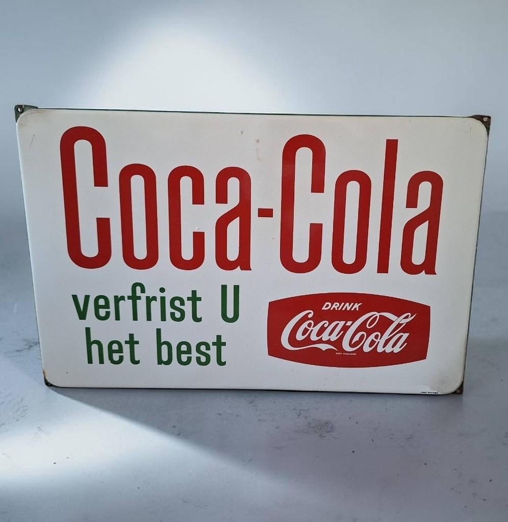 Mooi emaille reclamebord voor Coca-Cola, Langcat Bussum., Collections, Marques & Objets publicitaires, Utilisé, Panneau publicitaire