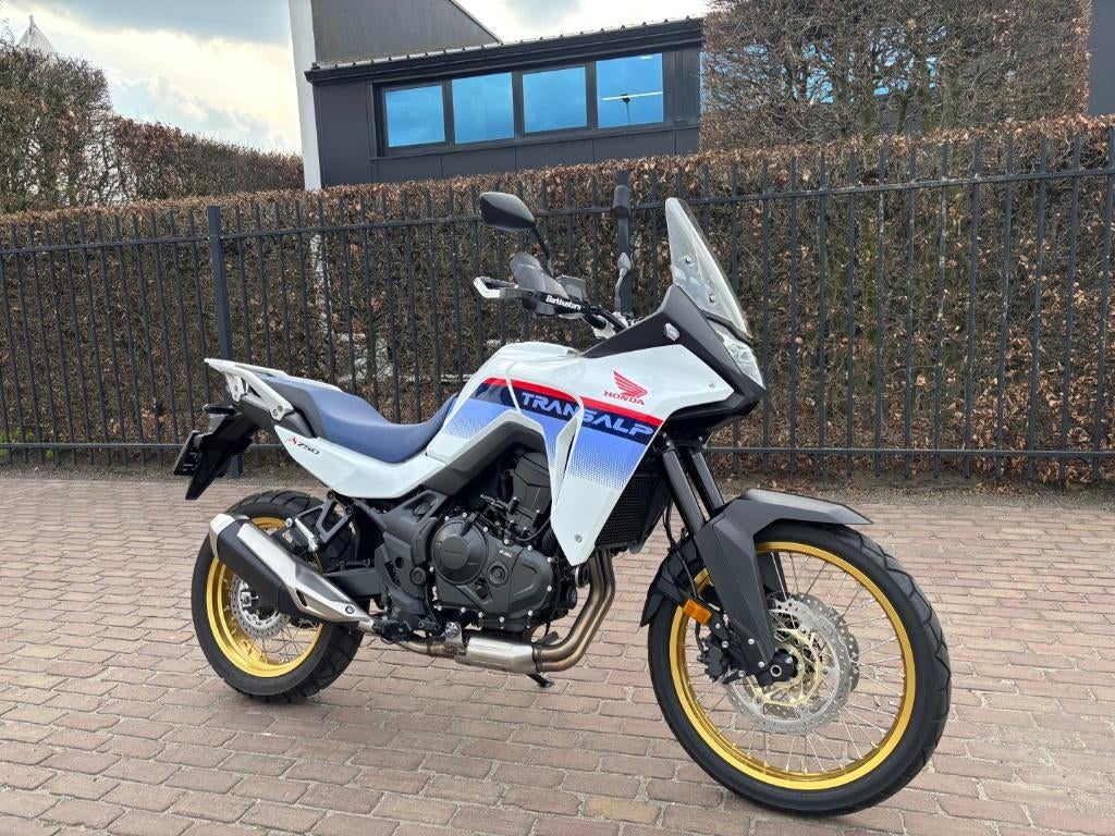 Honda Transalp 750, 750 cc, 2 cilinders, Nieuw, Motorrijbewijs A