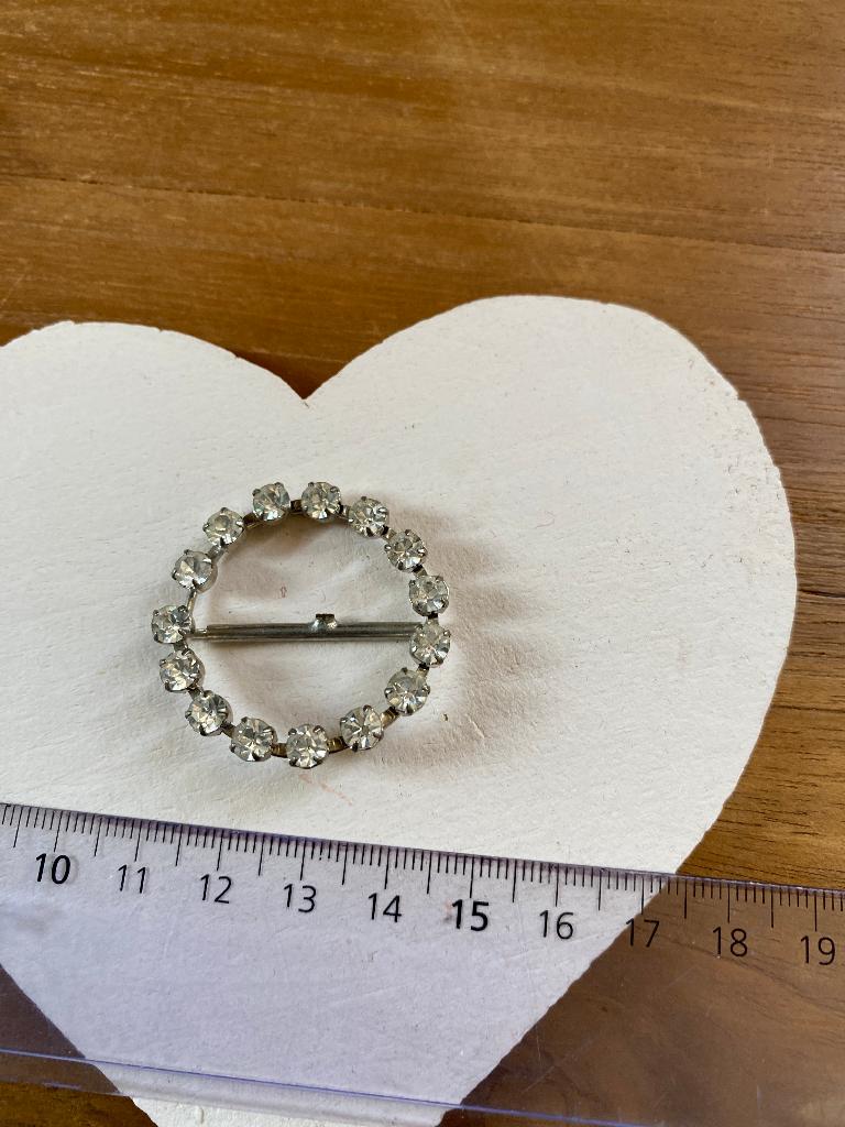 Vintage - Broche strass, Bijoux, Sacs & Beauté, Enlèvement ou Envoi, Utilisé, Autres matériaux
