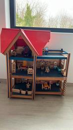Groot houten poppenhuis op wieltjes + veel houten meubels, Enlèvement, Comme neuf, Maison de poupées