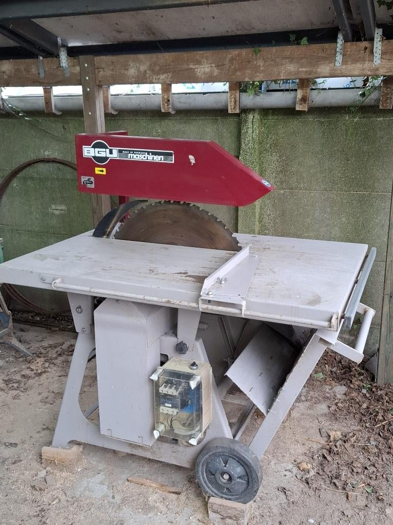 Diamètre de la scie à table 700 mm, Bricolage & Construction, Outillage | Scies mécaniques, Utilisé, Scie circulaire, 1200 watts ou plus