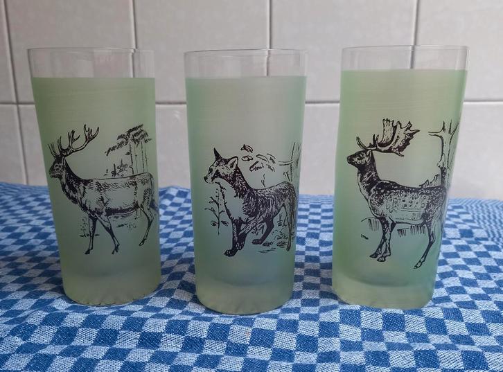 Ensemble de verres publicitaires et décoratifs, Collections, Verres & Petits Verres, Comme neuf, Enlèvement