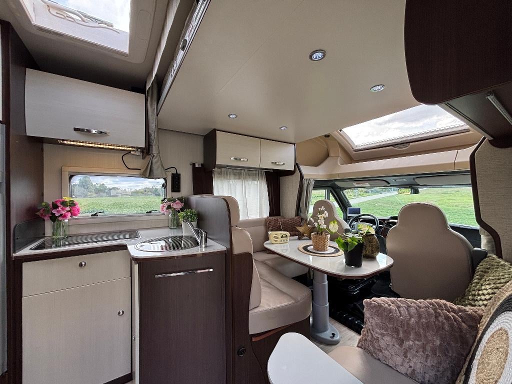 Benimar Mileo 246 Ford Transit 2.2 TDI 69 000 km 4+1 pers., Caravanes & Camping, Camping-cars, Particulier, jusqu'à 6, Semi-intégral