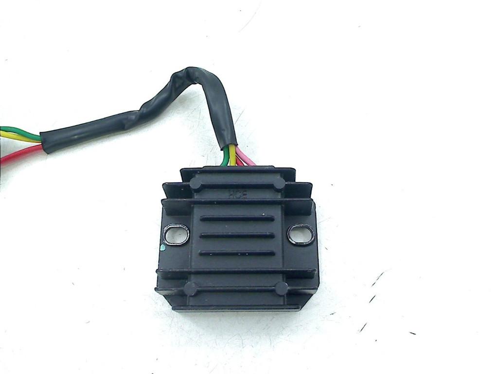 SPANNINGSREGELAAR Sym Fiddle 2 50 4T E4 2018-2020, Gebruikt, P.J. Troelstraweg 8 8
3144 CX  MAASSLUIS, NL, Info@cama-motorparts.nl