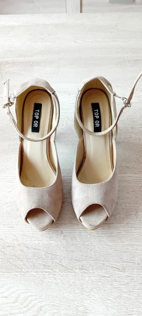 Escarpins beiges pointure 41, Vêtements | Femmes, Chaussures, Comme neuf, Escarpins, Beige, Enlèvement ou Envoi