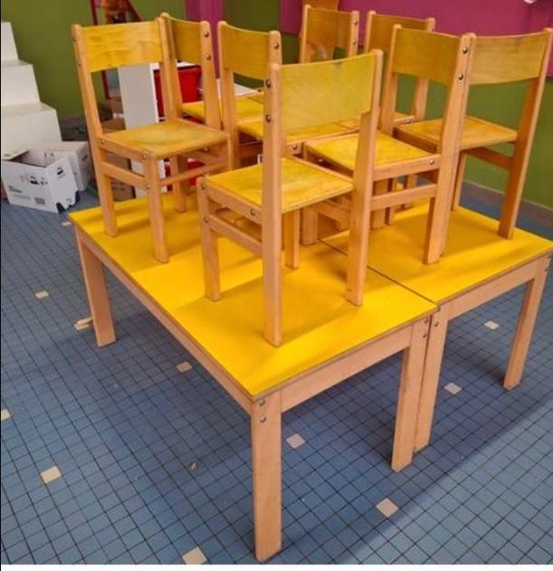 Kleutertafel met 4 stoelen, Ophalen, Gebruikt, Tafel(s)