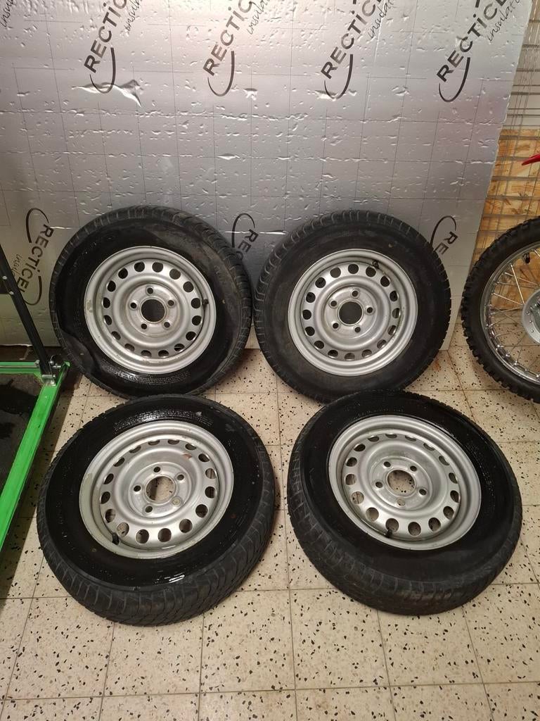 Jantes et pneus | Remorque Saris, Autos : Pièces & Accessoires, Pneus & Jantes, Enlèvement, Pneu(s)