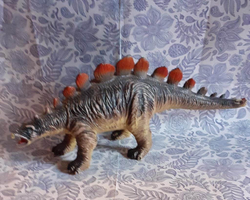 Figurine animal préhistorique stegosaure 30cm long, Enfants & Bébés, Jouets | Figurines, Enlèvement ou Envoi