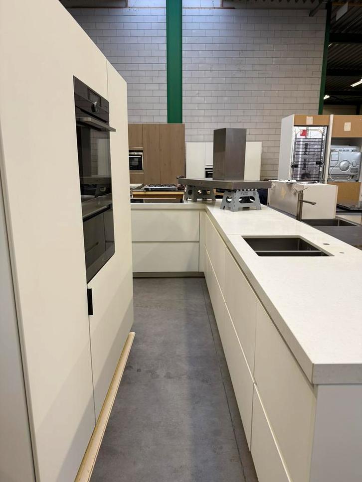 Hoekkeuken Greeploos Modern + TOP Apparatuur GEDEMONTEERD, Huis en Inrichting, Keuken | Complete keukens, Hoekkeuken, Wit, Composiet