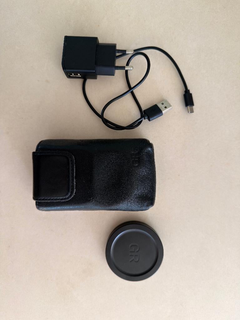 Ricoh GR III en excellent état, TV, Hi-fi & Vidéo, Sans zoom optique, Autres Marques, Compact, Comme neuf