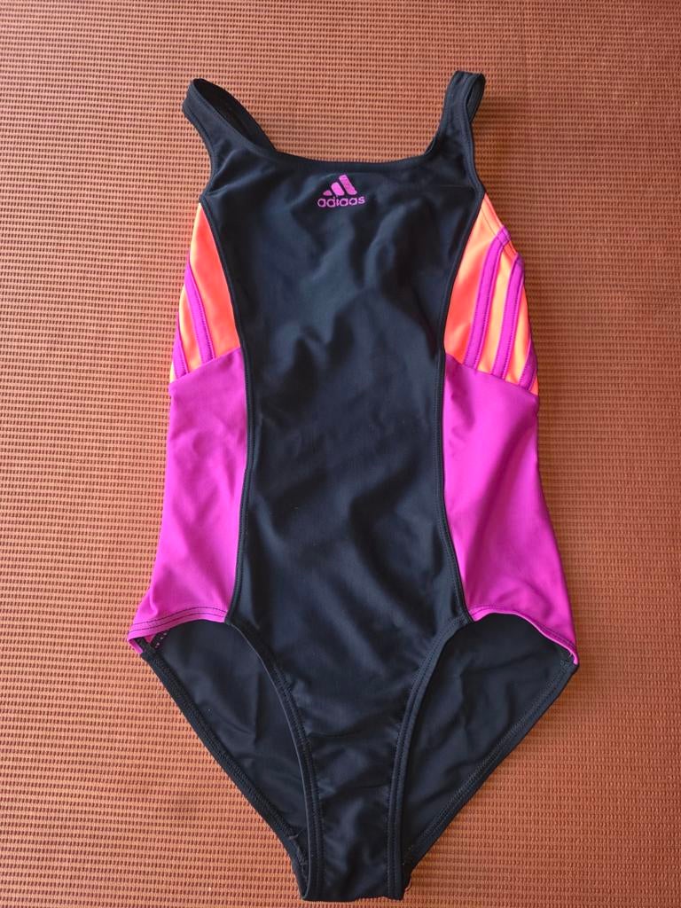 Maillot de bain  Adidas fille 11-12 ans, Enlèvement