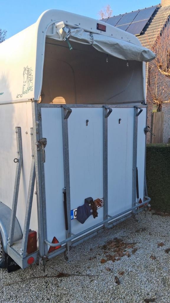 Van chevaux Cheval Liberté 2 places (2001), Animaux & Accessoires, Utilisé, Bois, Remorque 2 chevaux