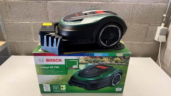 Robot Tondeuse BOSCH INDEGO M700, Jardin & Terrasse, Tondeuses robotisées, Comme neuf, 20 à 25 cm, Enlèvement