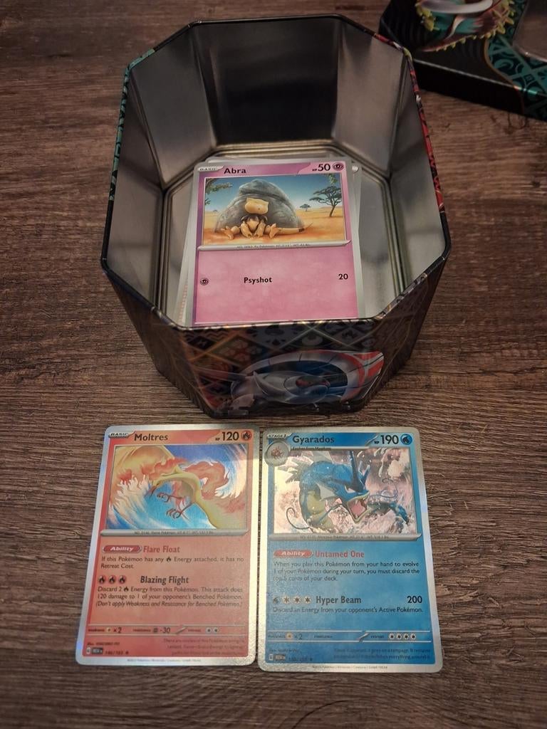 Environ 160 cartes Pokemone, Envoi