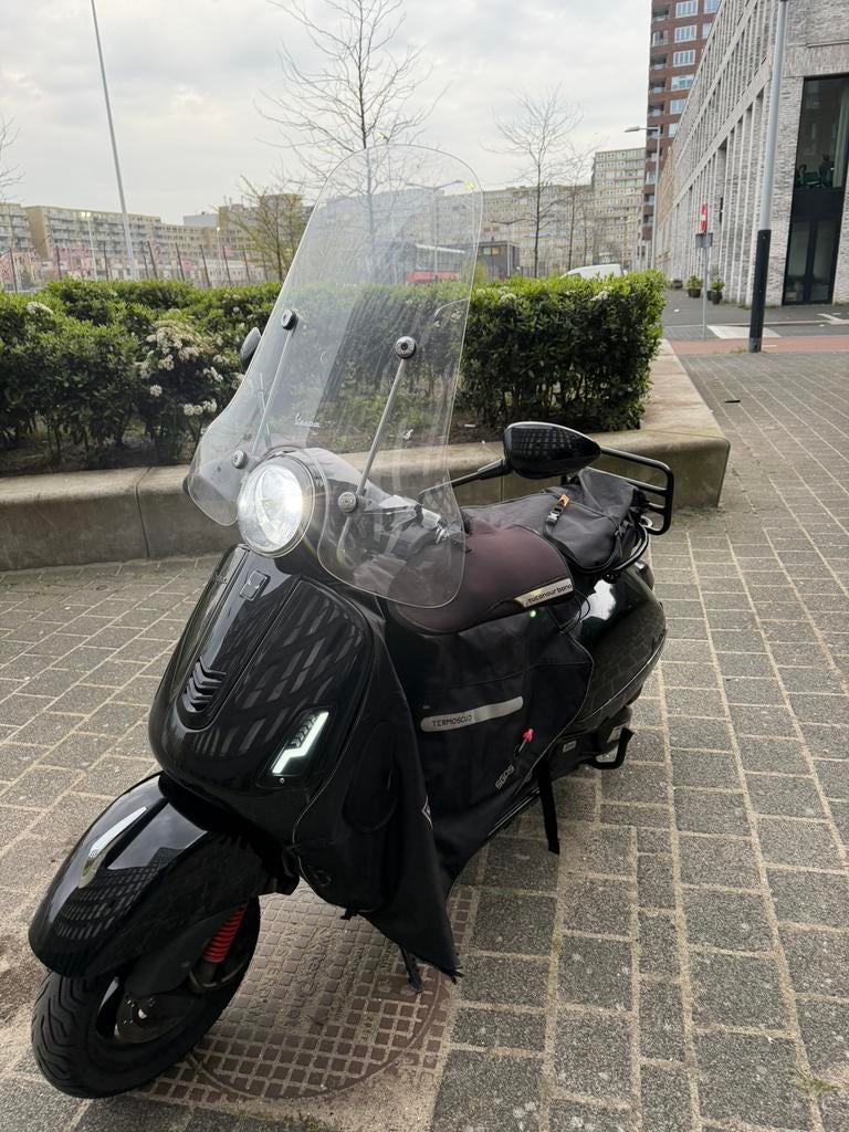 VESPA GTS 125cc A1, Ophalen, Zo goed als nieuw, Benzine, Vespa