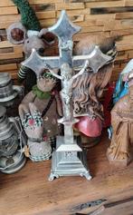 Croix en argent, Enlèvement