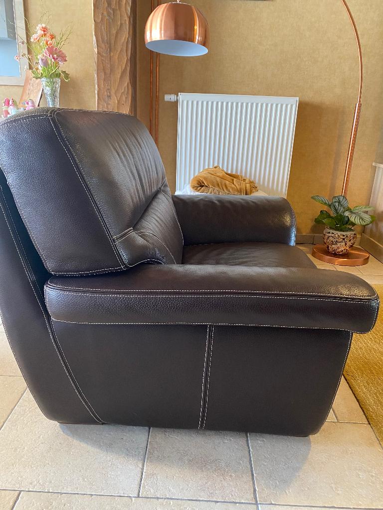 Lederen Eenzit / Fauteuil met poef, Ophalen, Eenpersoons, Klassiek, Zo goed als nieuw