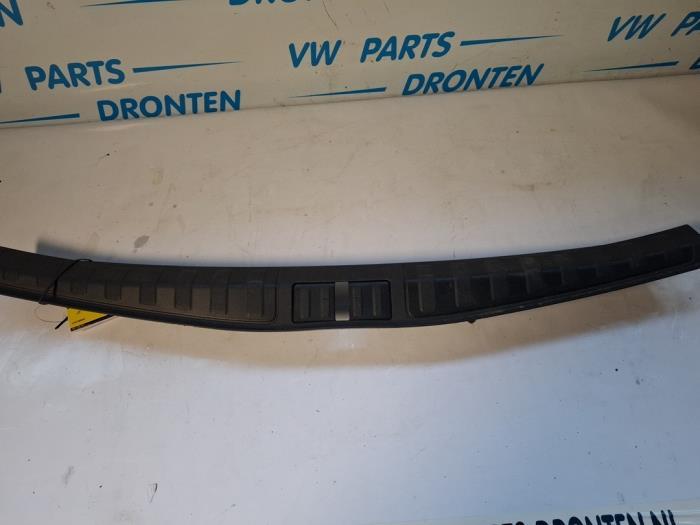 Bekleding achterinstap van een Alfa Romeo Stelvio, Auto-onderdelen, Interieur en Bekleding, Alfa Romeo, Gebruikt, 3 maanden garantie