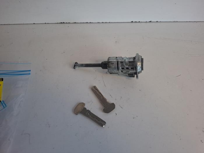 Deurslot Cilinder links van een Alfa Romeo Giulia, Auto-onderdelen, Carrosserie, Alfa Romeo, Gebruikt, 3 maanden garantie, Ophalen of Verzenden