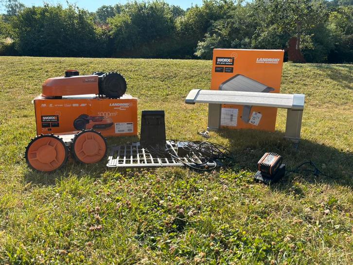 Tondeuse Worx Landroid M1000 avec nombreux accessoires, Jardin & Terrasse, Tondeuses robotisées, Utilisé, Moins de 20 cm, Avec capteur de pluie