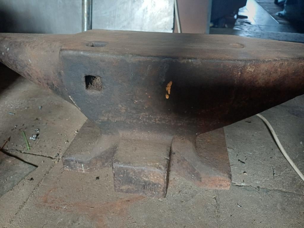 Aambeeld  80 kg stuk, Ophalen