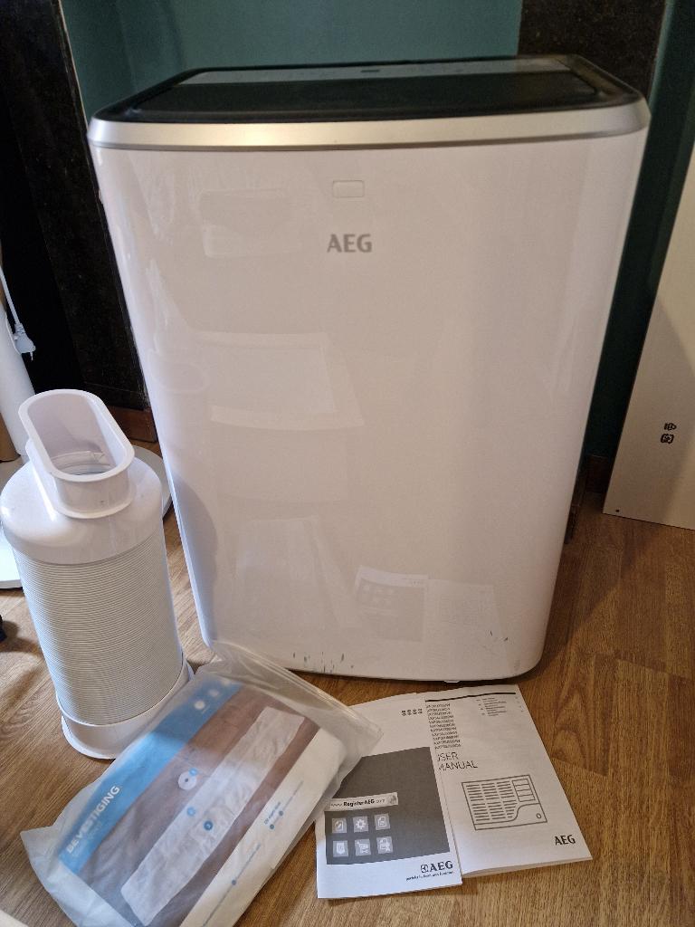 Mobiele airco AEG AXP34U338CW, Ophalen, Timer, Minder dan 60 m³, 3 snelheden of meer