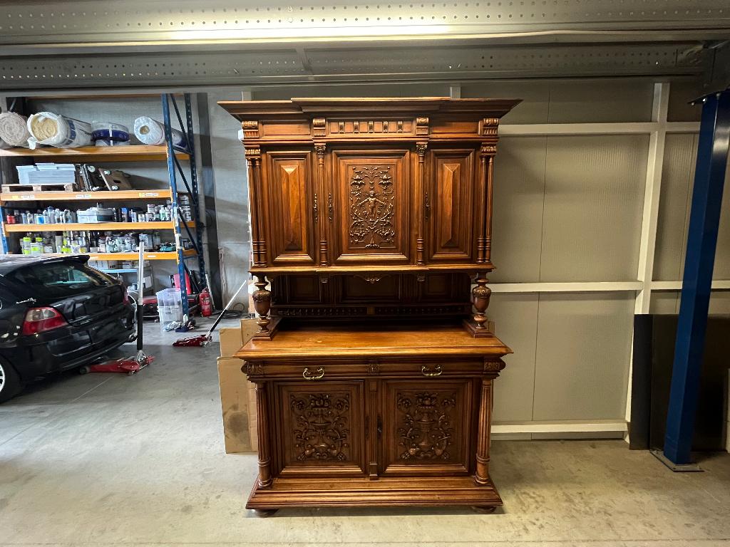 Antieke Mechelse kast, Enlèvement