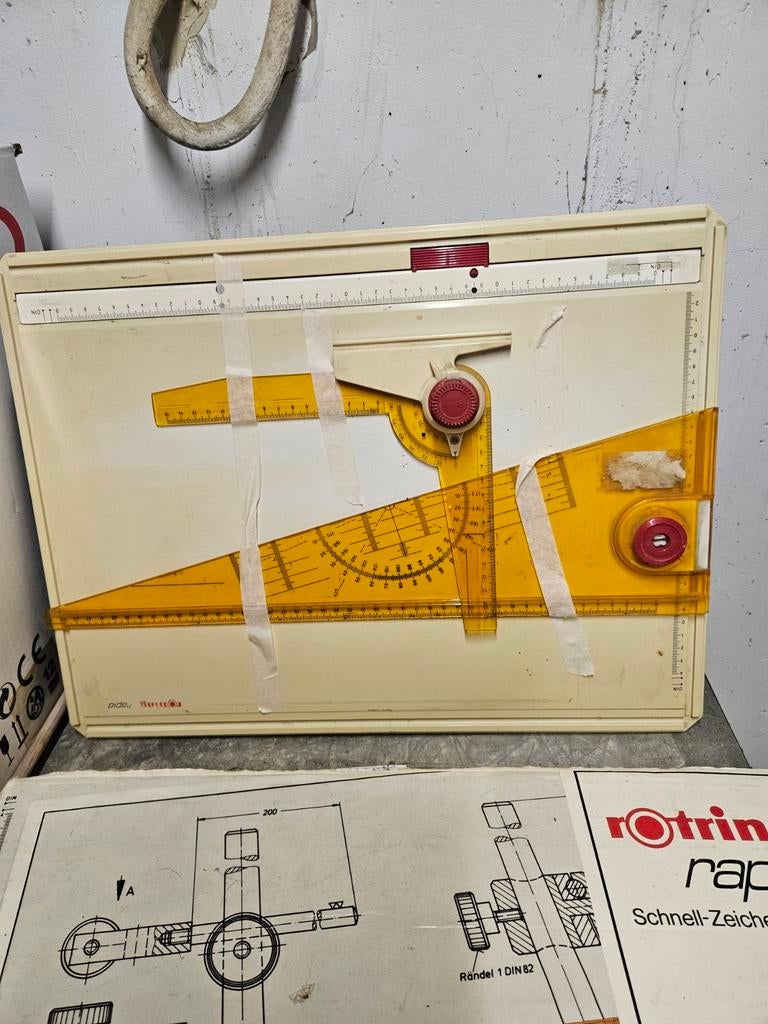 Rotring tekenplaat, Enlèvement