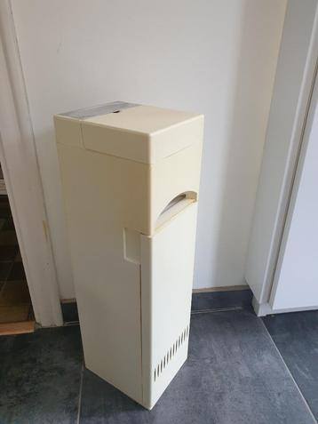 Distributeur de papier toilette beschikbaar voor biedingen