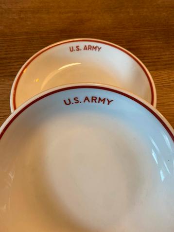 2 oude bordjes US Army beschikbaar voor biedingen