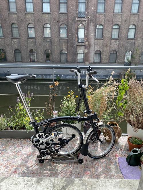 Klassieke zwarte Brompton - Modelcode: M6R, Fietsen en Brommers, Fietsen | Vouwfietsen, Gebruikt, Brompton, Totaal opvouwbaar