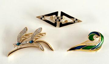 Lot van 3 vergulde broches  beschikbaar voor biedingen
