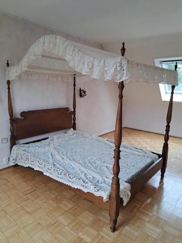 Supebe Ancien lit a baldaquin 2 place meuble chambre literie beschikbaar voor biedingen