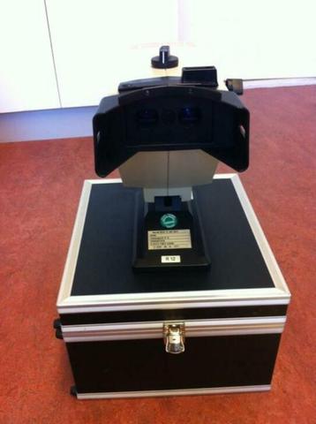 Rodenstock oogtest apparaat met testschijf in koffer beschikbaar voor biedingen