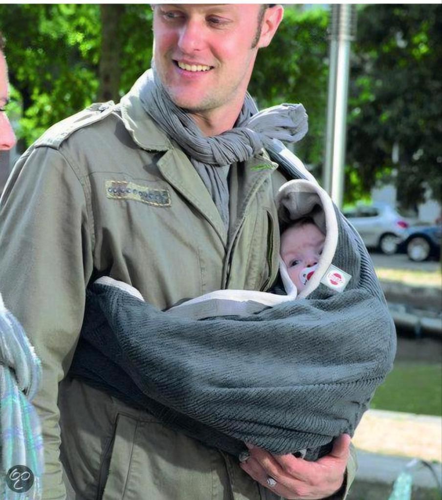 ② Lodger Shelter fleece, babydrager en inwikkeldoek — Porte-bébés