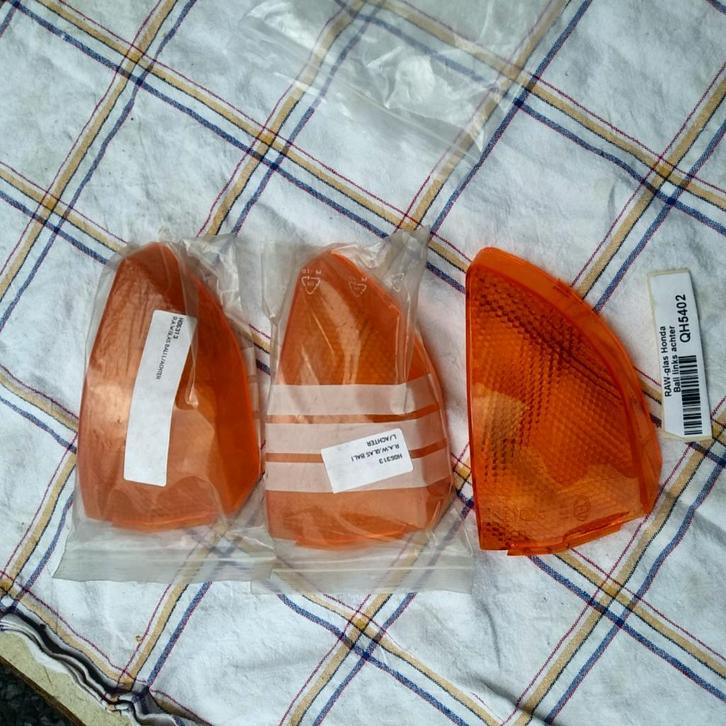 HONDA BALI cabochon clignotant arrière Gauche, Vélos & Vélomoteurs, Pièces de cyclomoteur | Scooters, Neuf, Honda, Phare, Enlèvement ou Envoi
