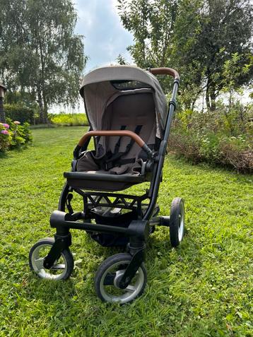 Mutsy Nio kinderwagen + buggy + voetenzak + parasol + … beschikbaar voor biedingen